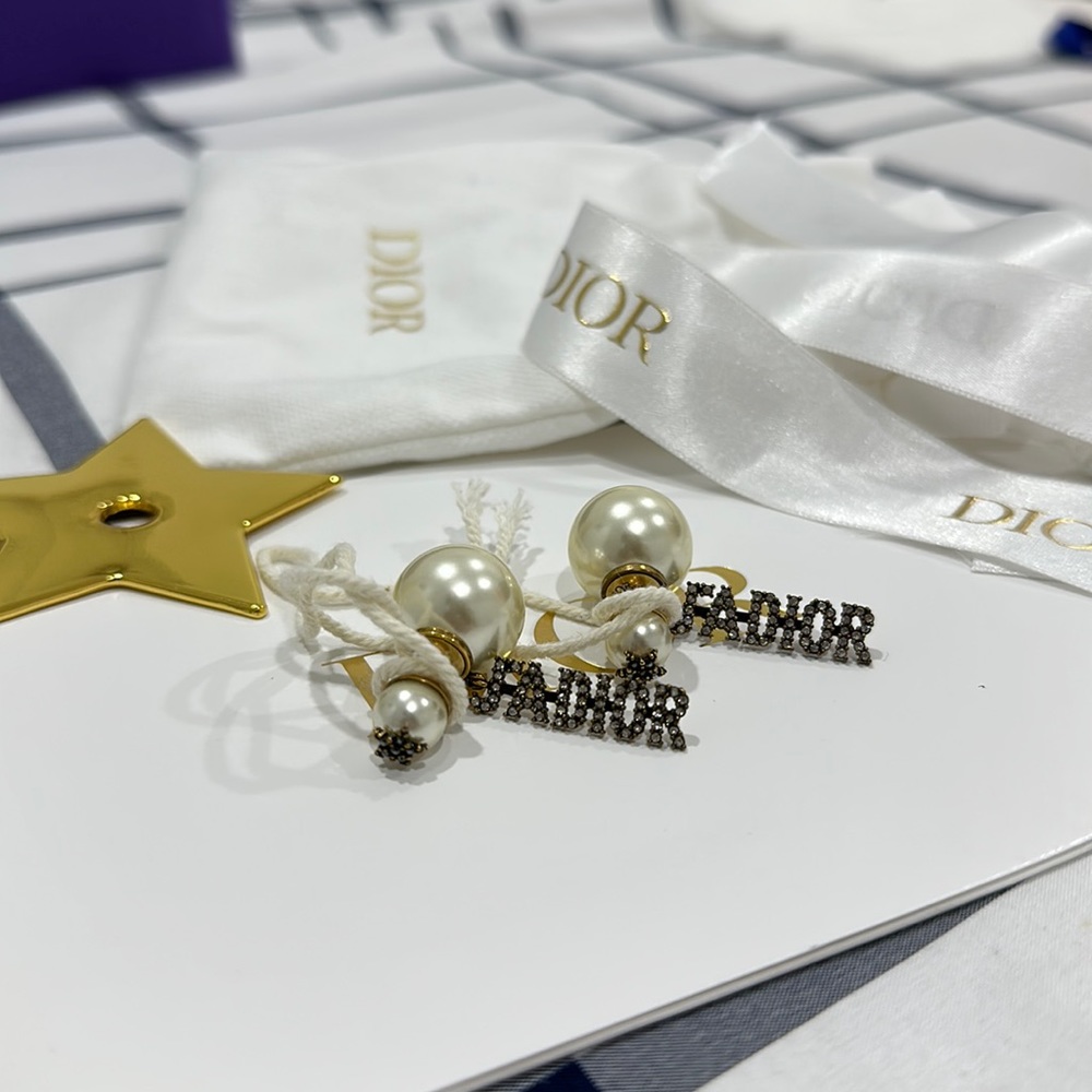 CHRISTIAN DIOR TRIBALES PEARL J'ADIOR CHARM EARRINGS $530